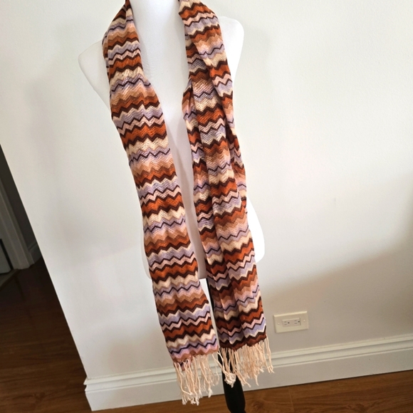 Juliette Jake Chevron print knit Scarf - Picture 1 of 5